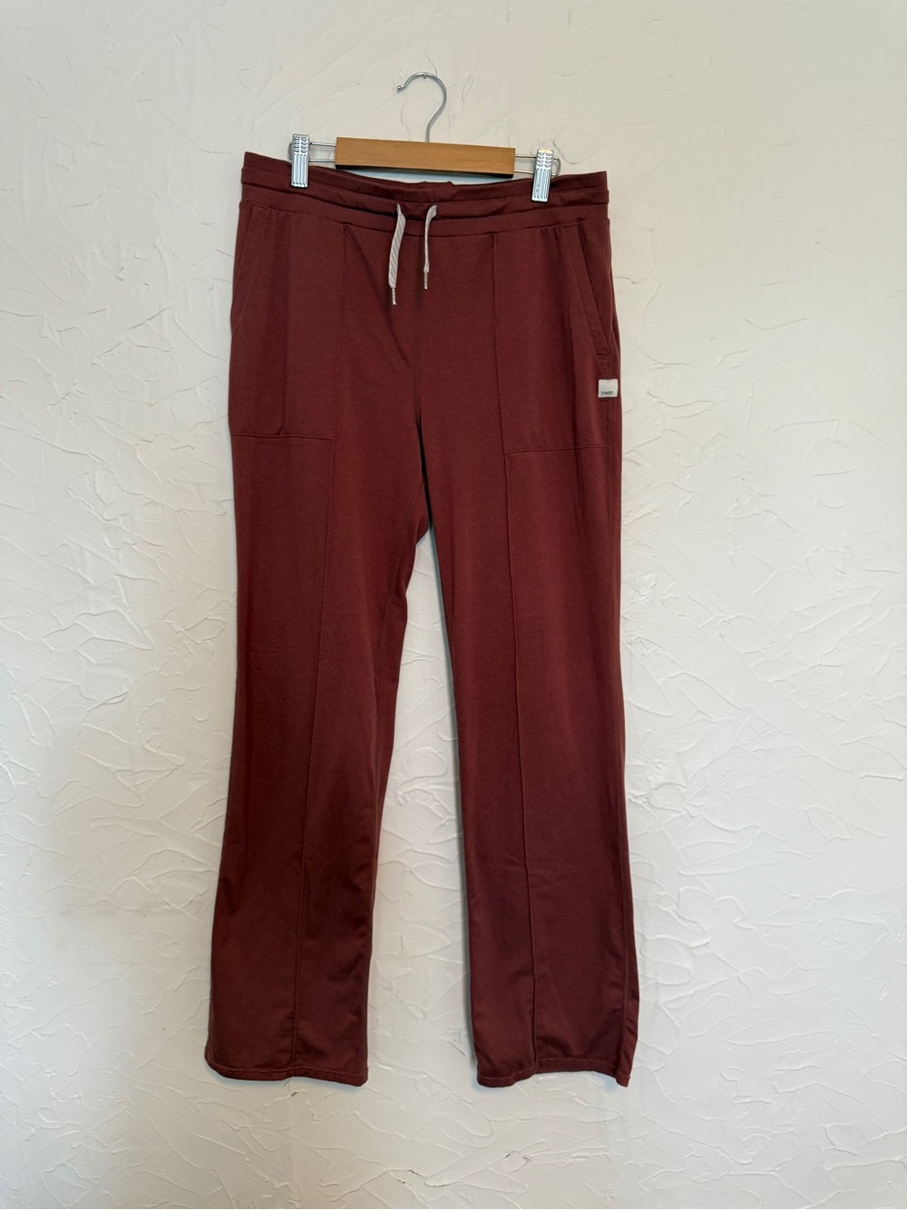 Vuori Halo Essential Wide-Leg Flare Pants. Size Medium